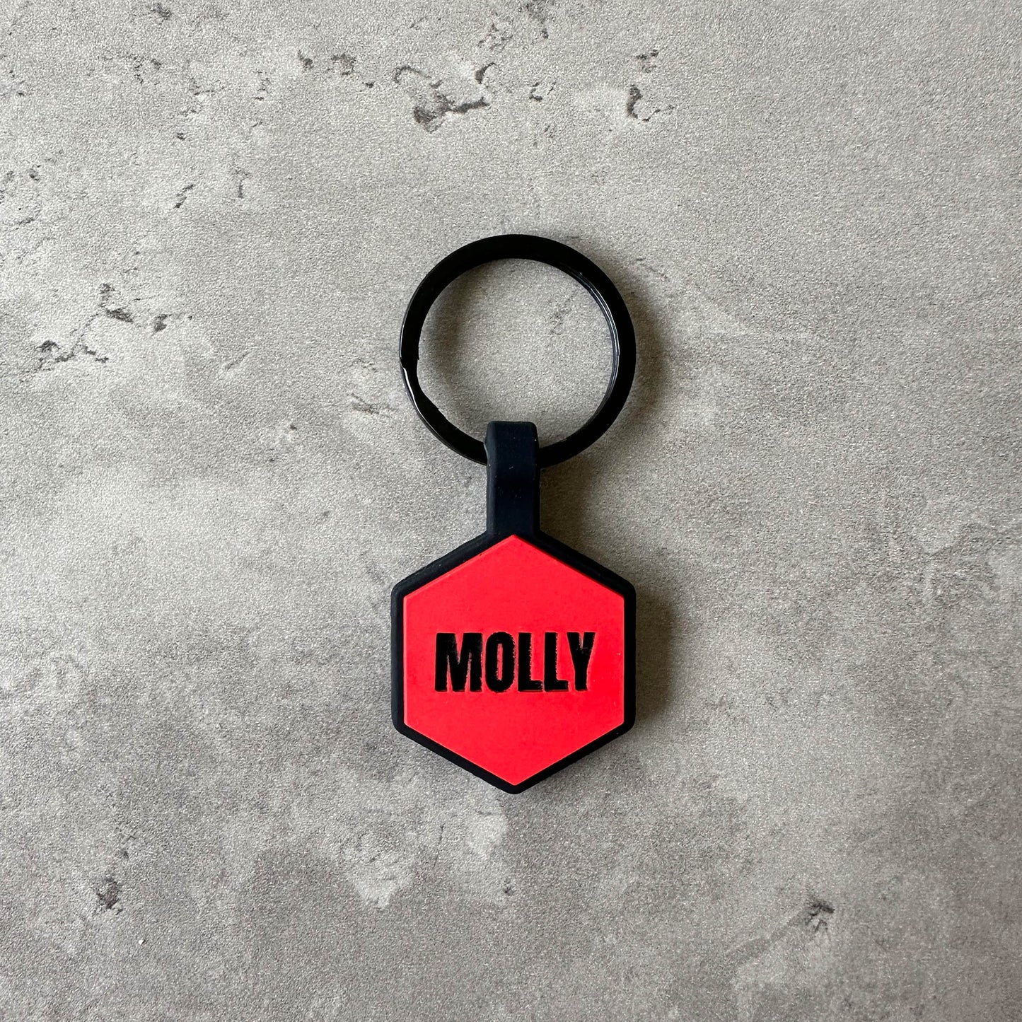 Red name tag for dog - Font Anton