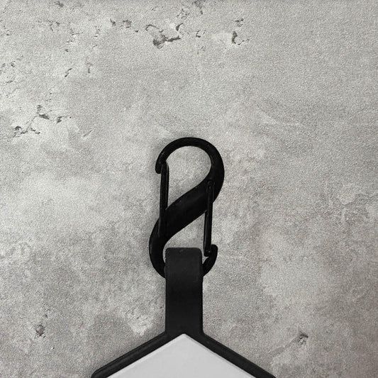 Quick attachment to tag