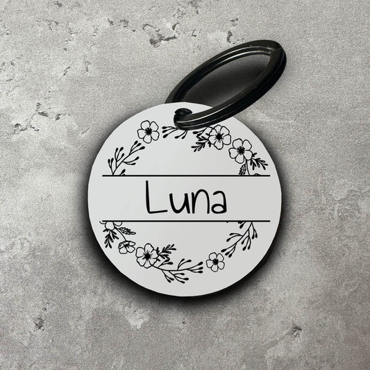 Namnbricka i akryl till hund - Motiv med blommor #3