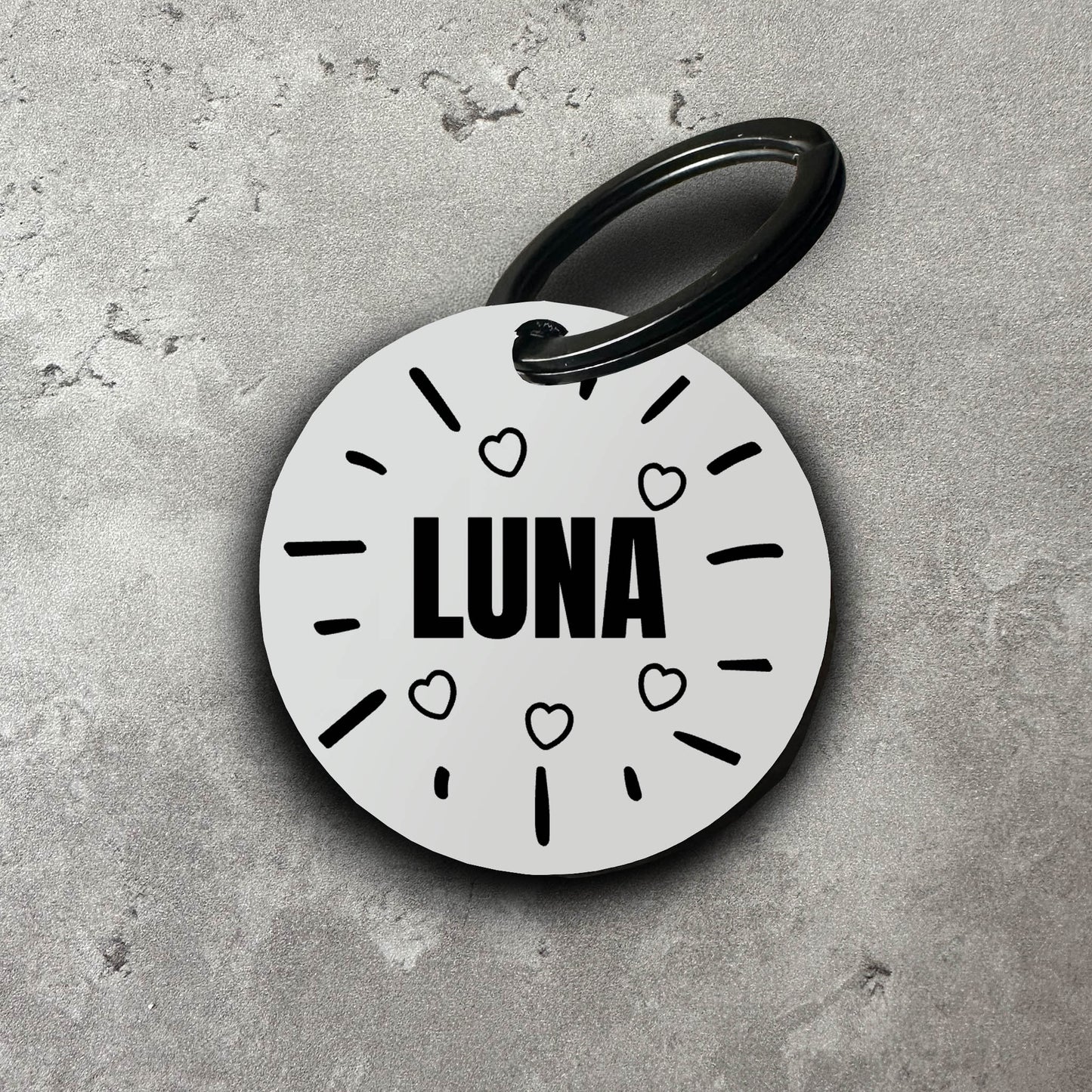 Namnbricka i akryl till hund - Motiv med hjärta