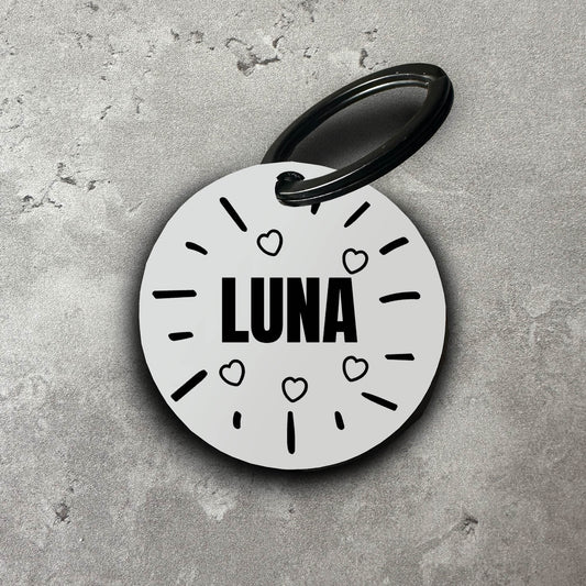 Namnbricka i akryl till hund - Motiv med hjärta